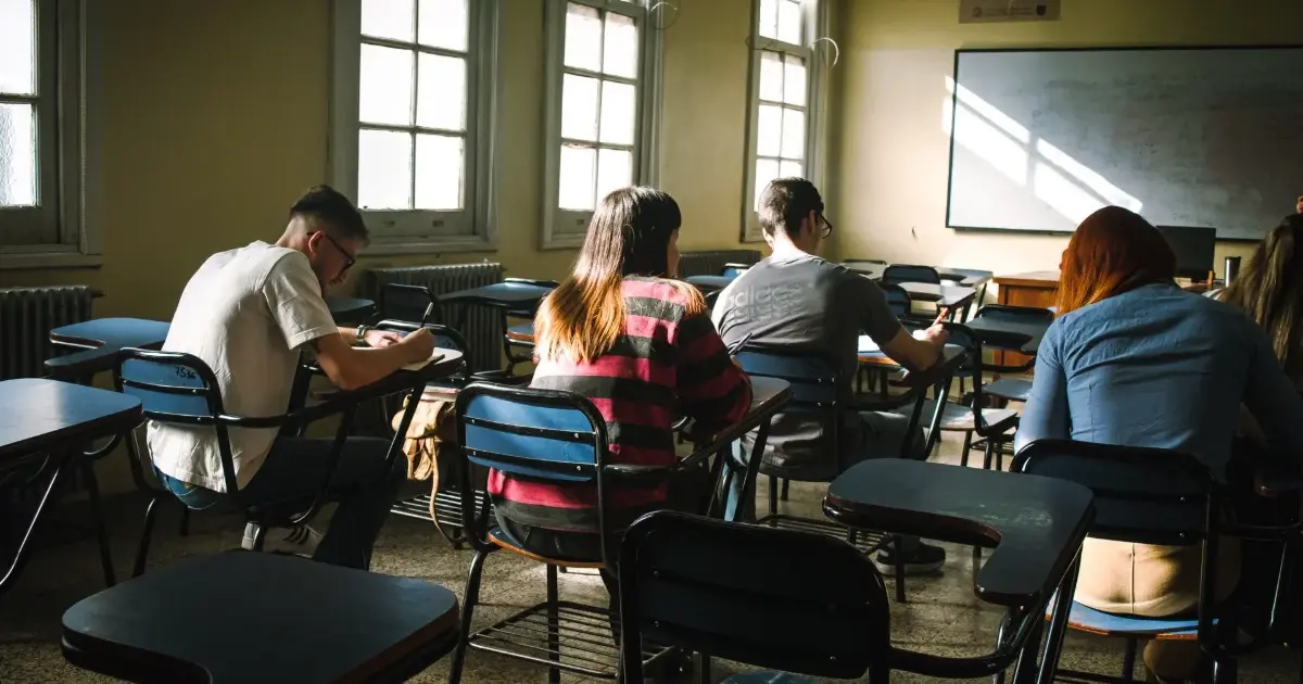 7 errores comunes que hacen fracasar un examen de ingreso (y cómo evitarlos) | Academia El Cursillo